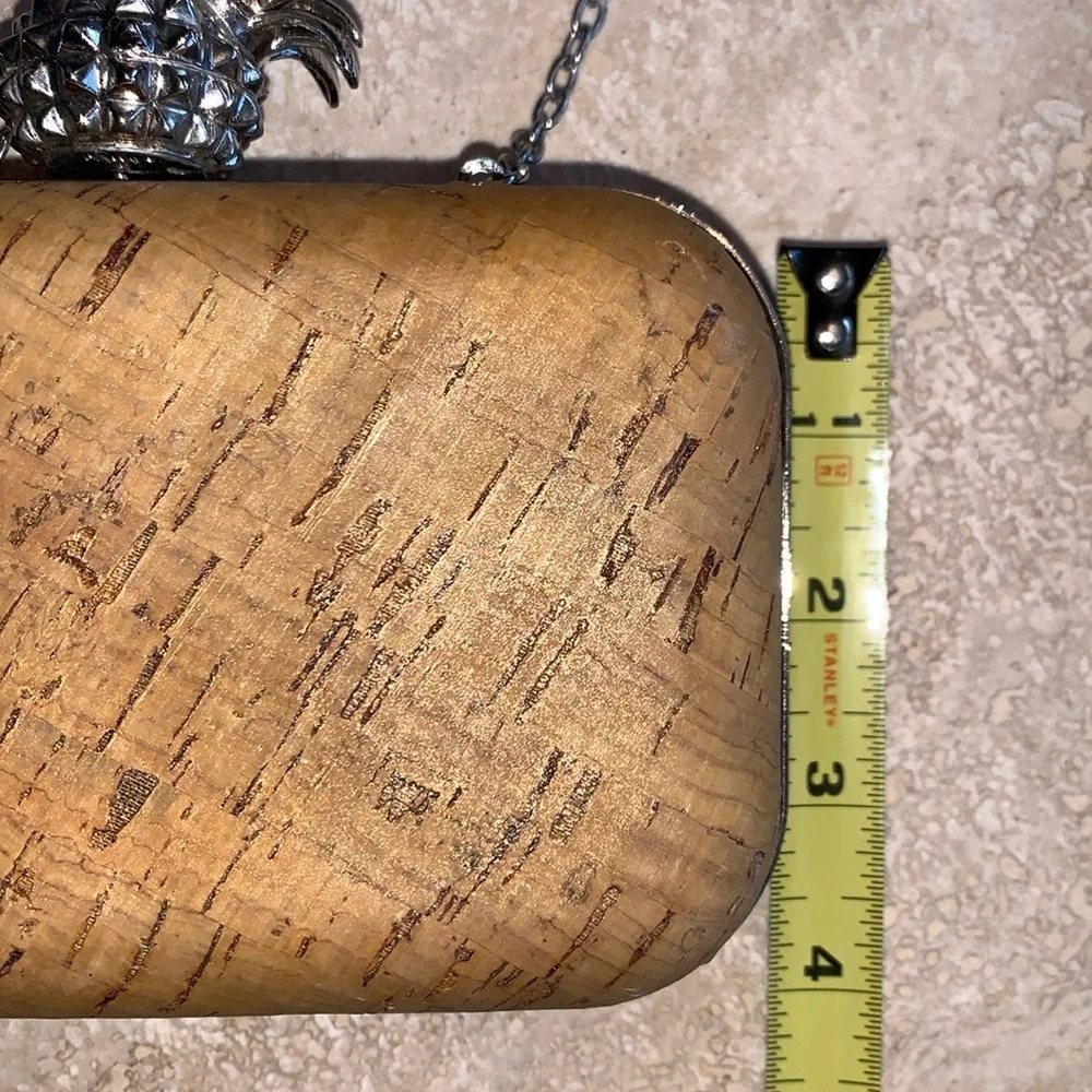 LA REGALE bag, hard sided cork clutch, chain, silver pineapple “kiss” clasp. EUC
